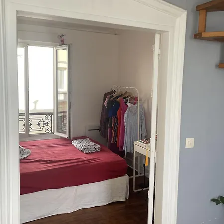 9th Two-bedroom With Balcony Daire